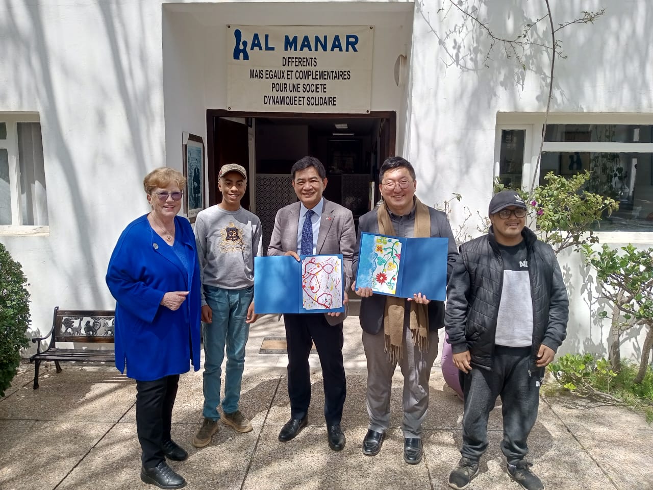 Une rencontre au centre Al Manar lors de la visite de l’ambassadeur de Corée du Sud.